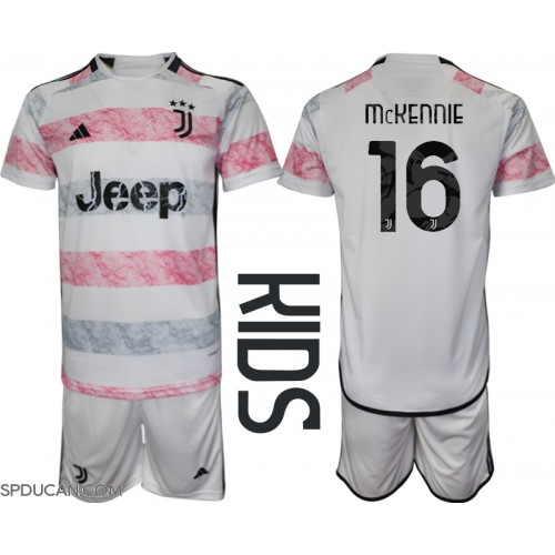 Dječji Nogometni Dres Juventus Weston McKennie #16 Gostujuci 2023-24 Kratak Rukav (+ Kratke hlače)